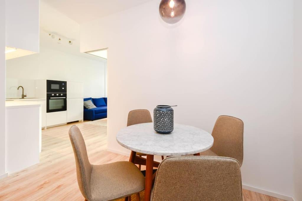 New Modern Apartment In City Center Μπρατισλάβα Εξωτερικό φωτογραφία